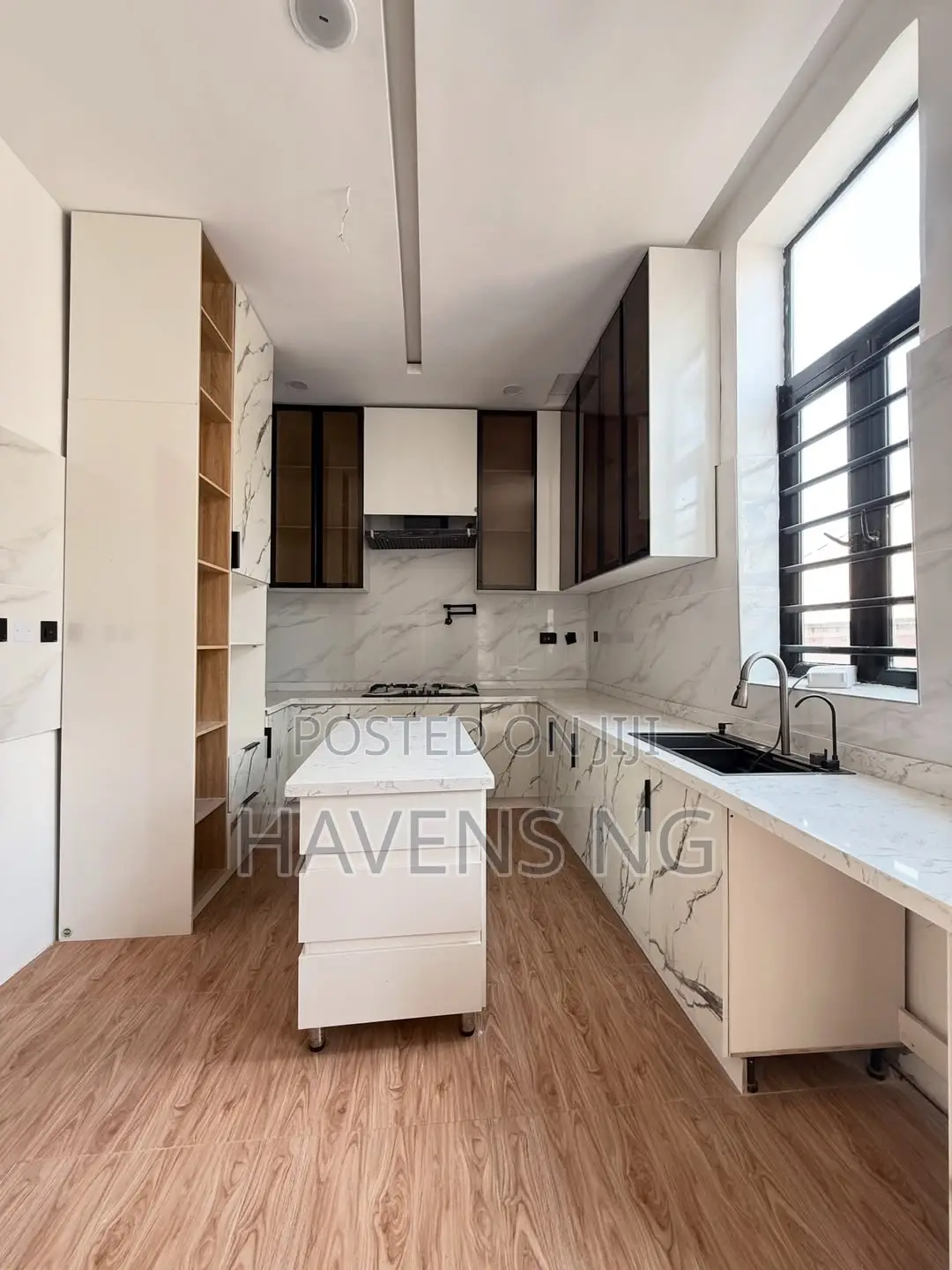 4bdrm Duplex in Lekki Phase 2 for sale