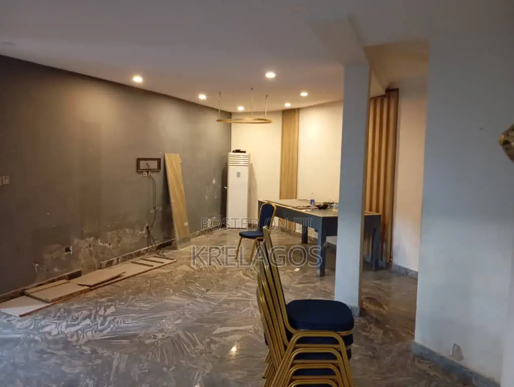 4bdrm House in Lekki Phase 1 for rent