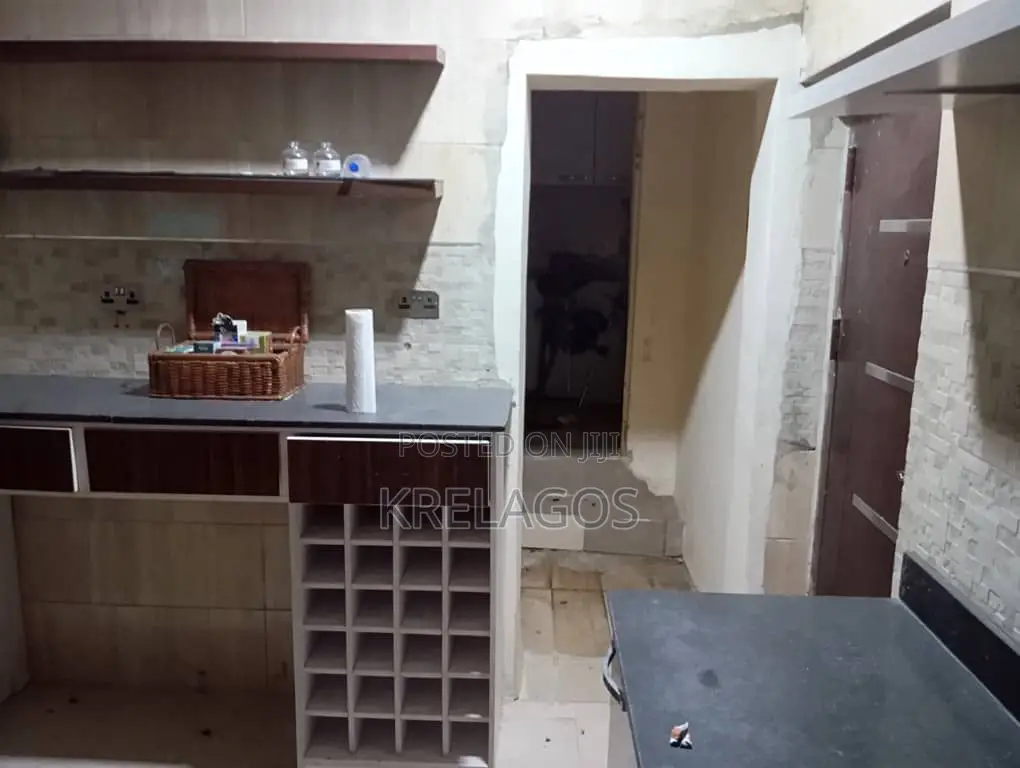4bdrm House in Lekki Phase 1 for rent