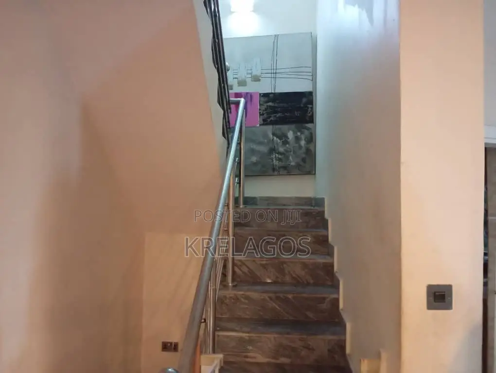 4bdrm House in Lekki Phase 1 for rent