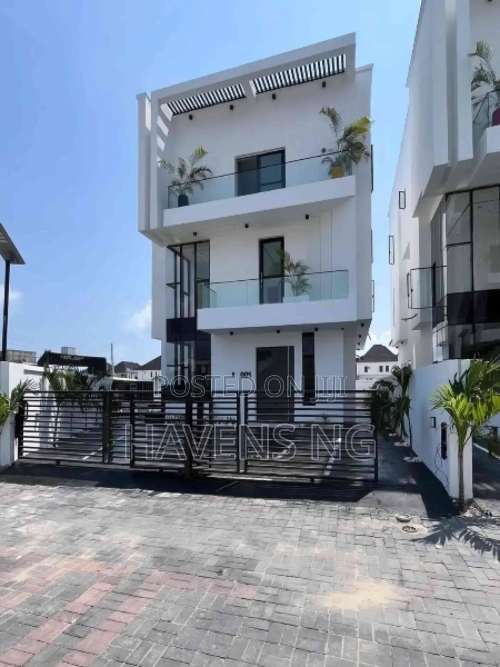 5bdrm Duplex in Lekki Expressway for sale
