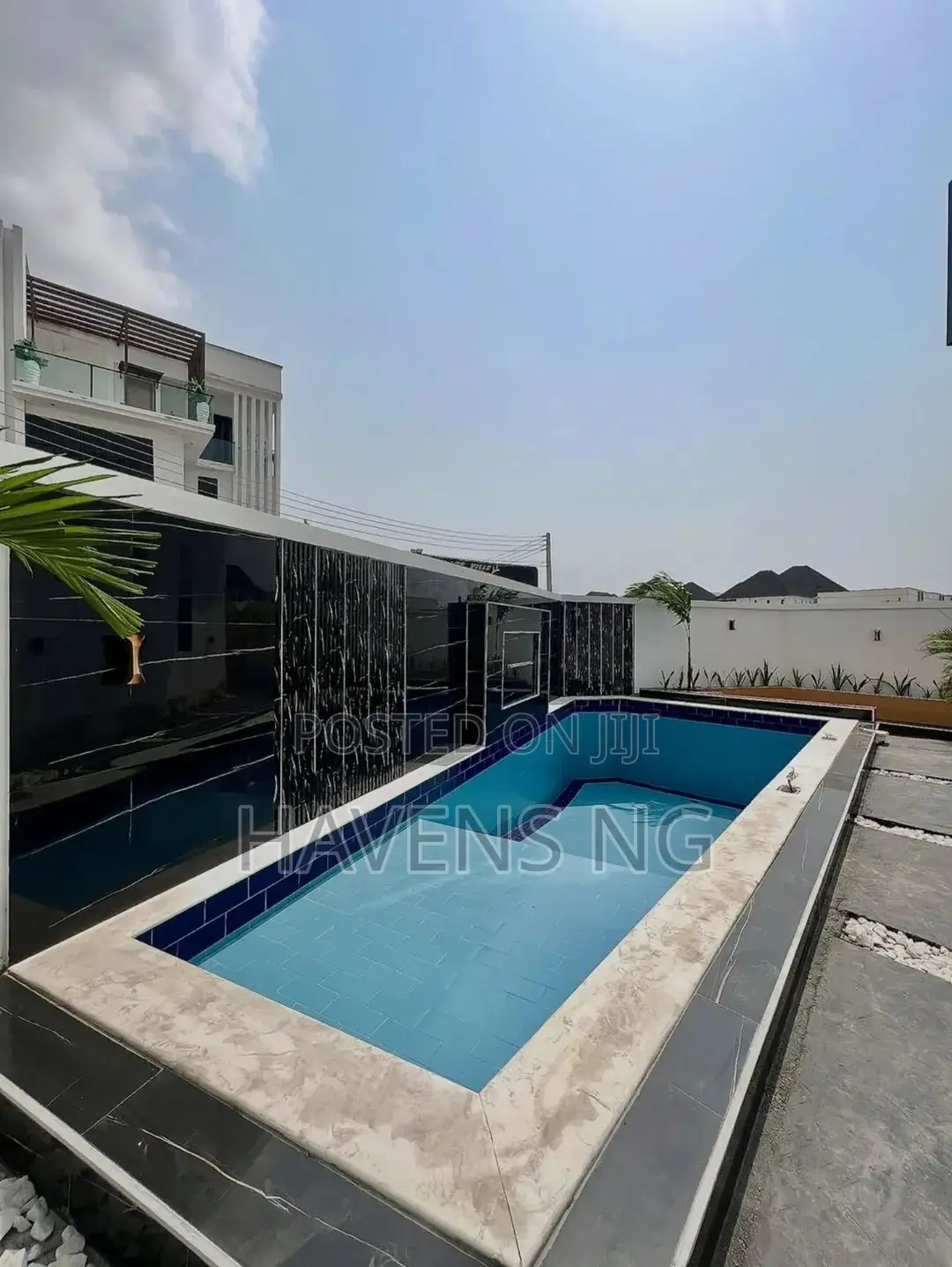 5bdrm Duplex in Lekki Expressway for sale