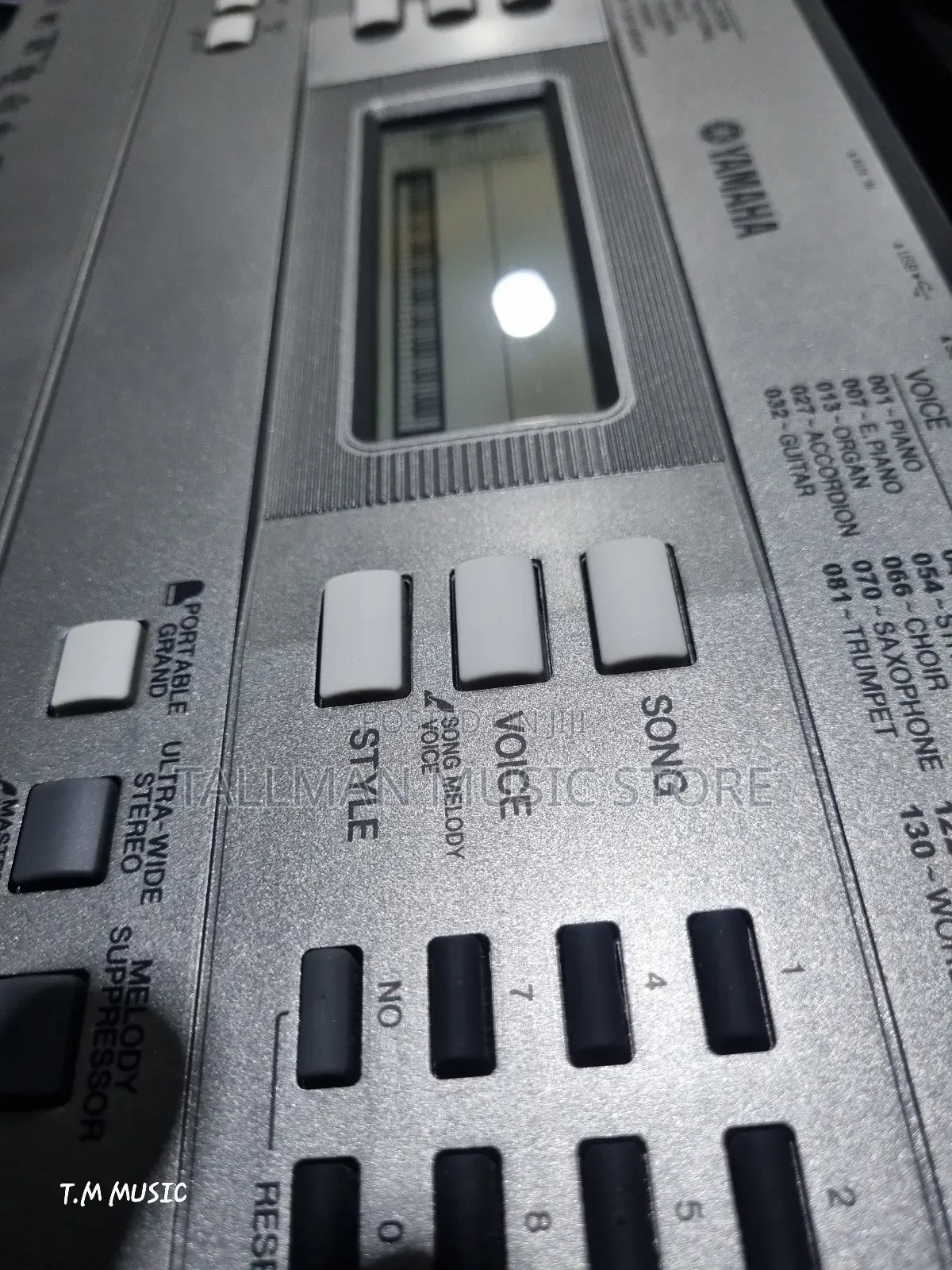 Yamaha PSR E353
