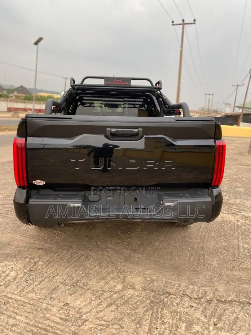 Toyota Tundra 2023 Black