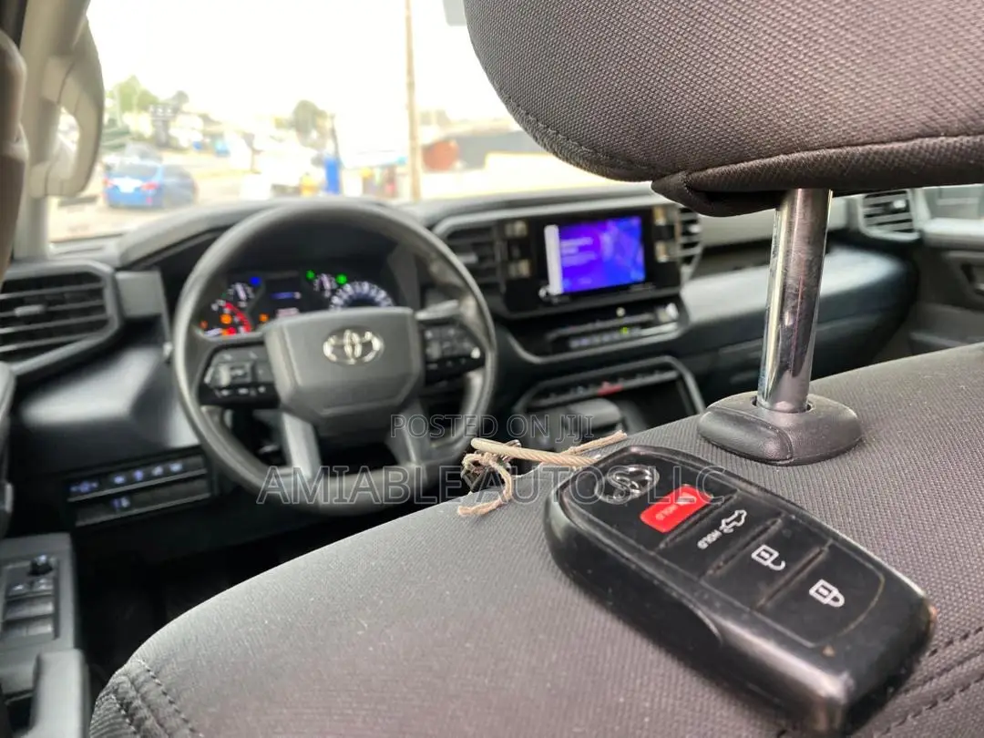 Toyota Tundra 2023 Black