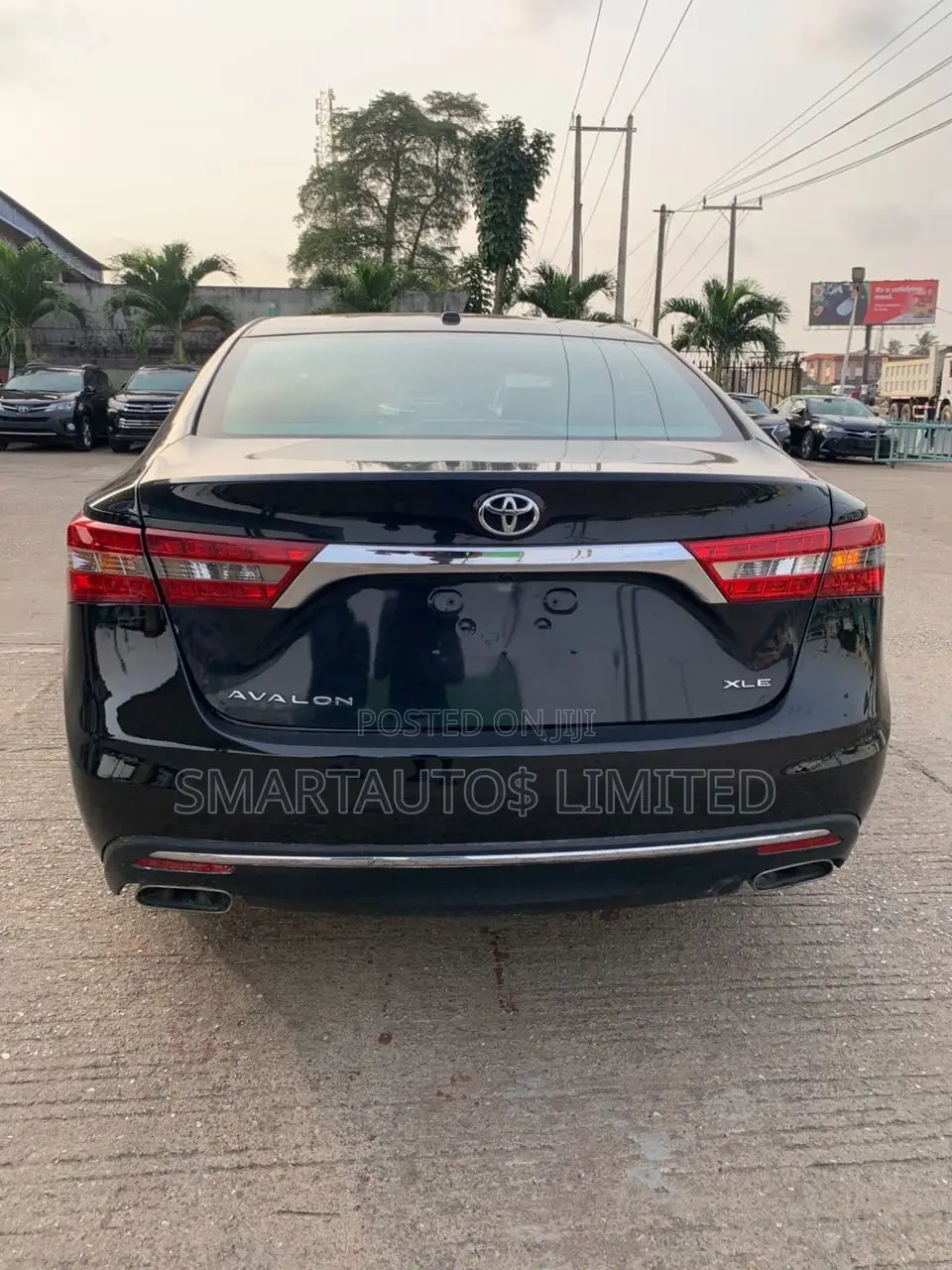 Toyota Avalon XLE FWDSedan (3.6L 6cyl 6A) 2016 Burgundy
