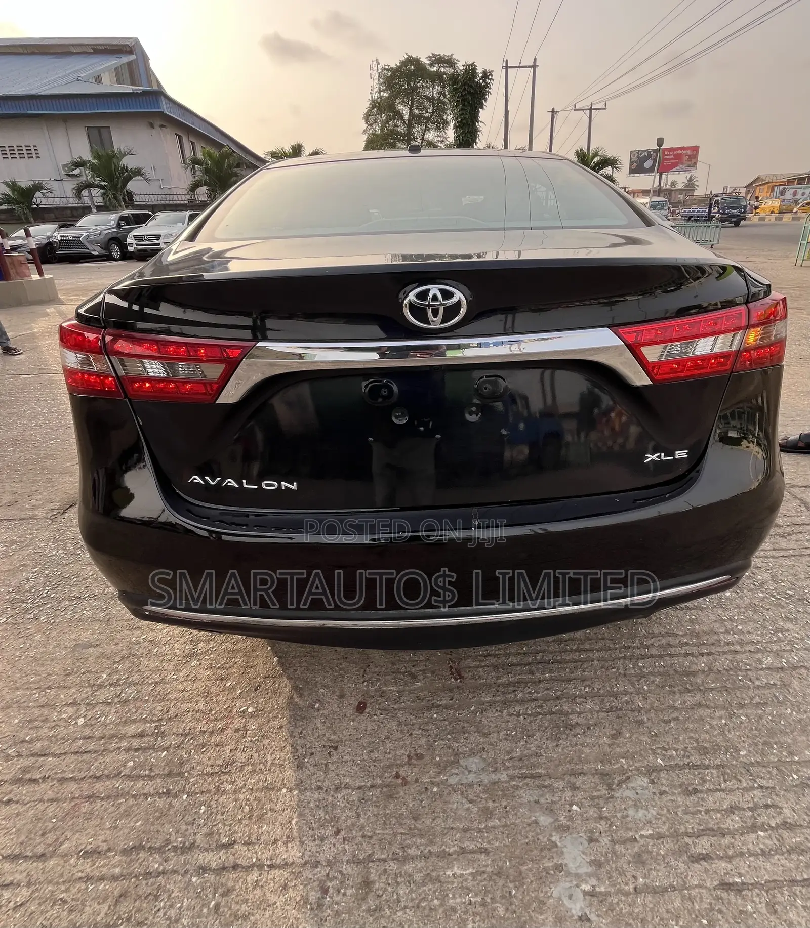 Toyota Avalon XLE FWDSedan (3.6L 6cyl 6A) 2016 Burgundy