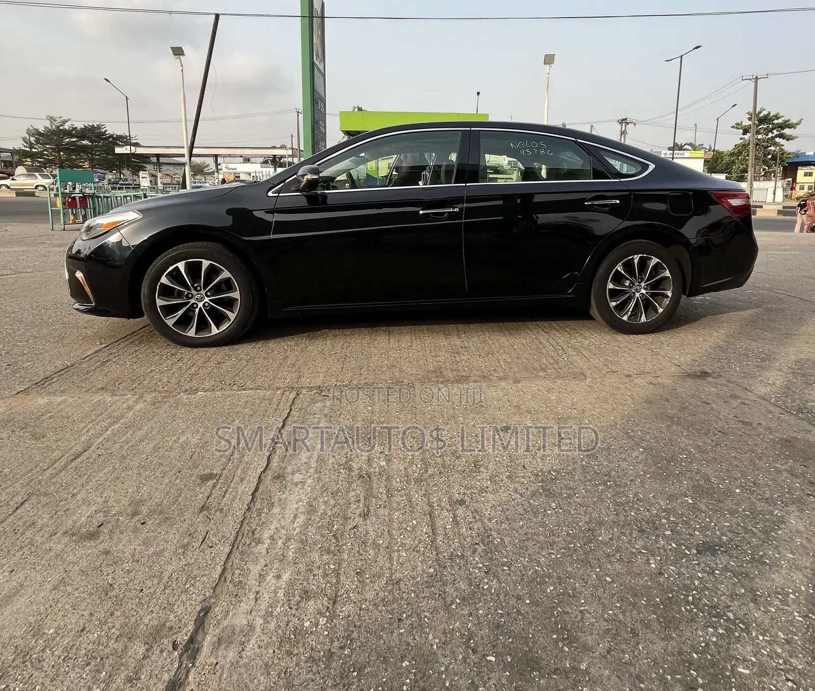 Toyota Avalon XLE FWDSedan (3.6L 6cyl 6A) 2016 Burgundy