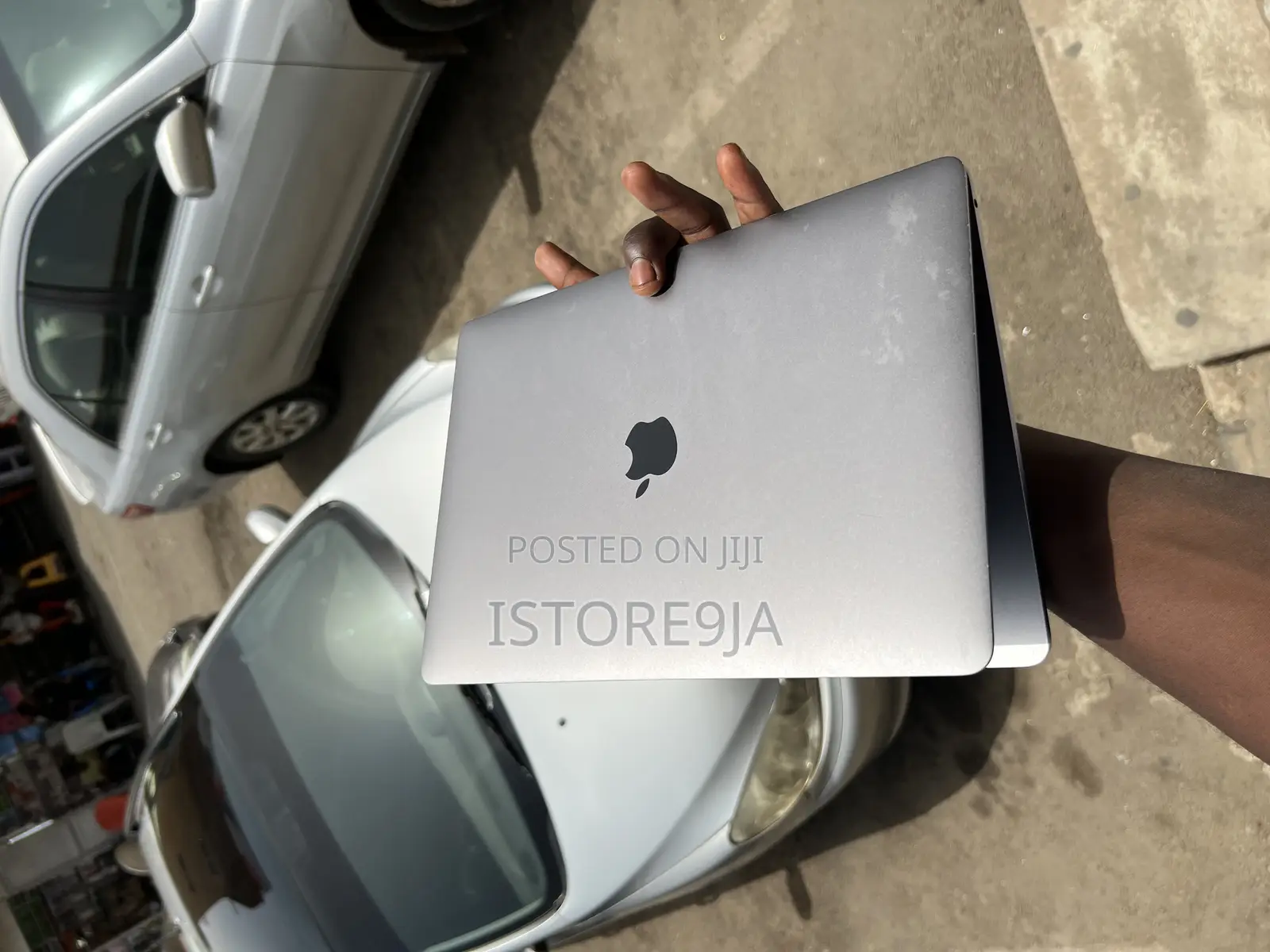 Laptop Apple MacBook Pro 2022 M2 8GB Apple M2 SSD 256GB