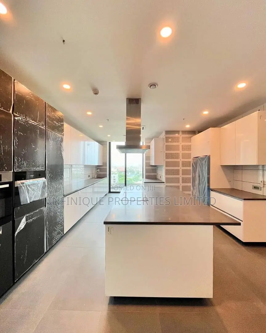 4bdrm Apartment in Old Ikoyi for rent