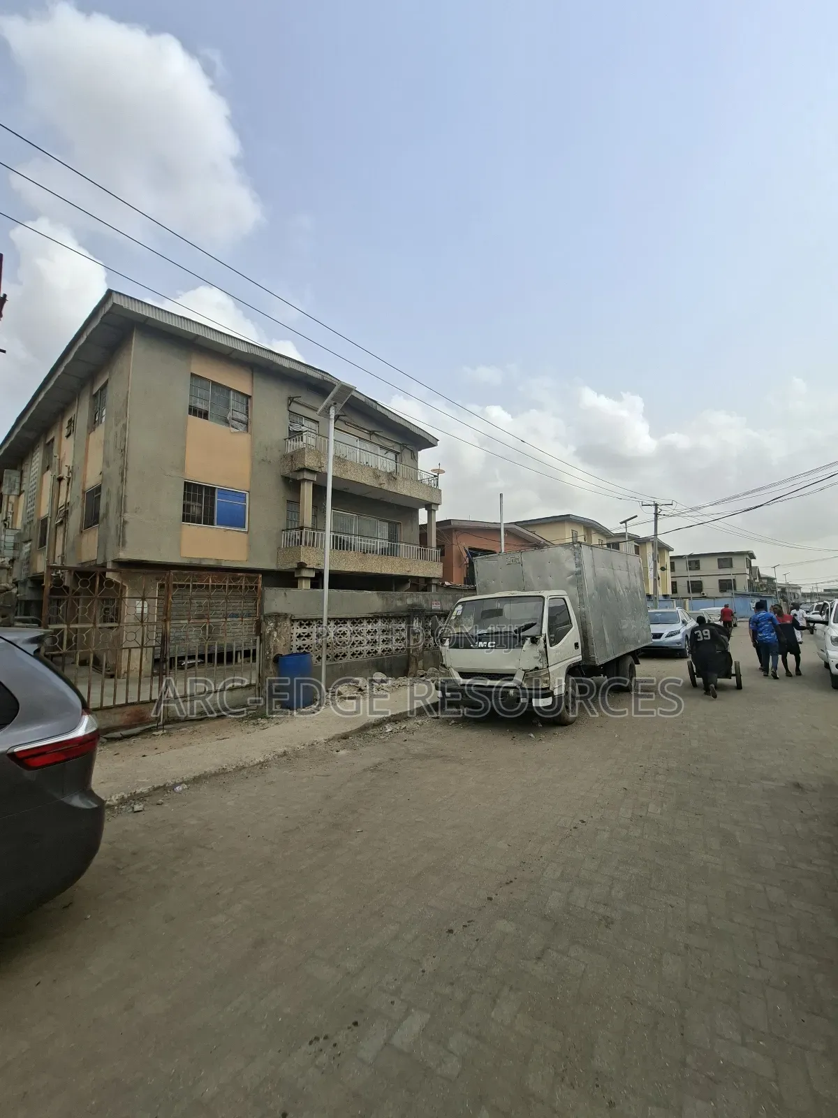 3bdrm Block of Flats in Ago Palace for sale