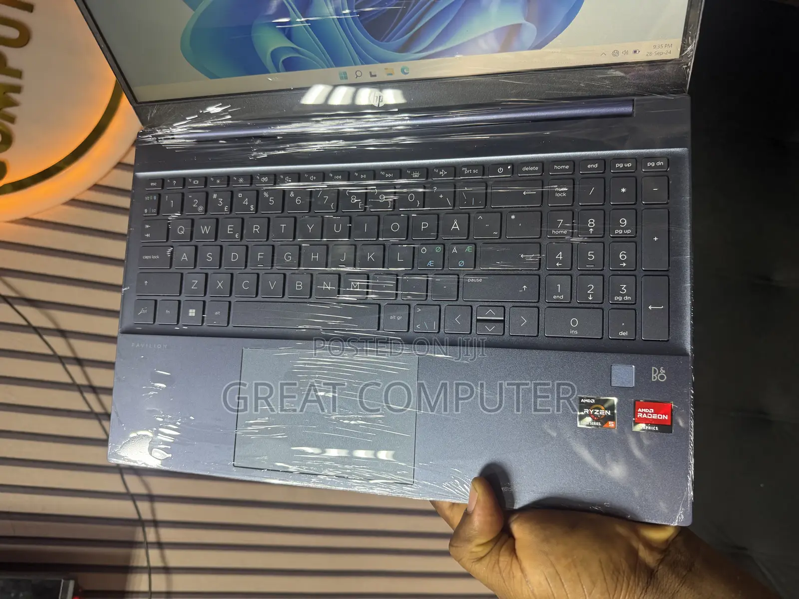 New Laptop HP Pavilion 15-eh0050wm 16GB AMD Ryzen 5 SSD 512GB