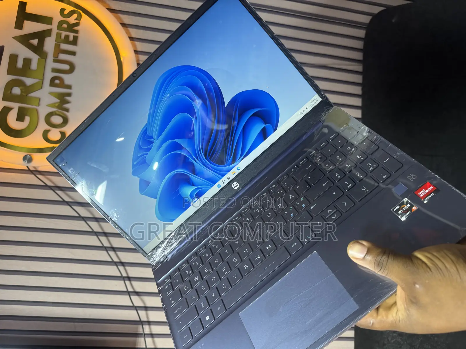 New Laptop HP Pavilion 15-eh0050wm 16GB AMD Ryzen 5 SSD 512GB