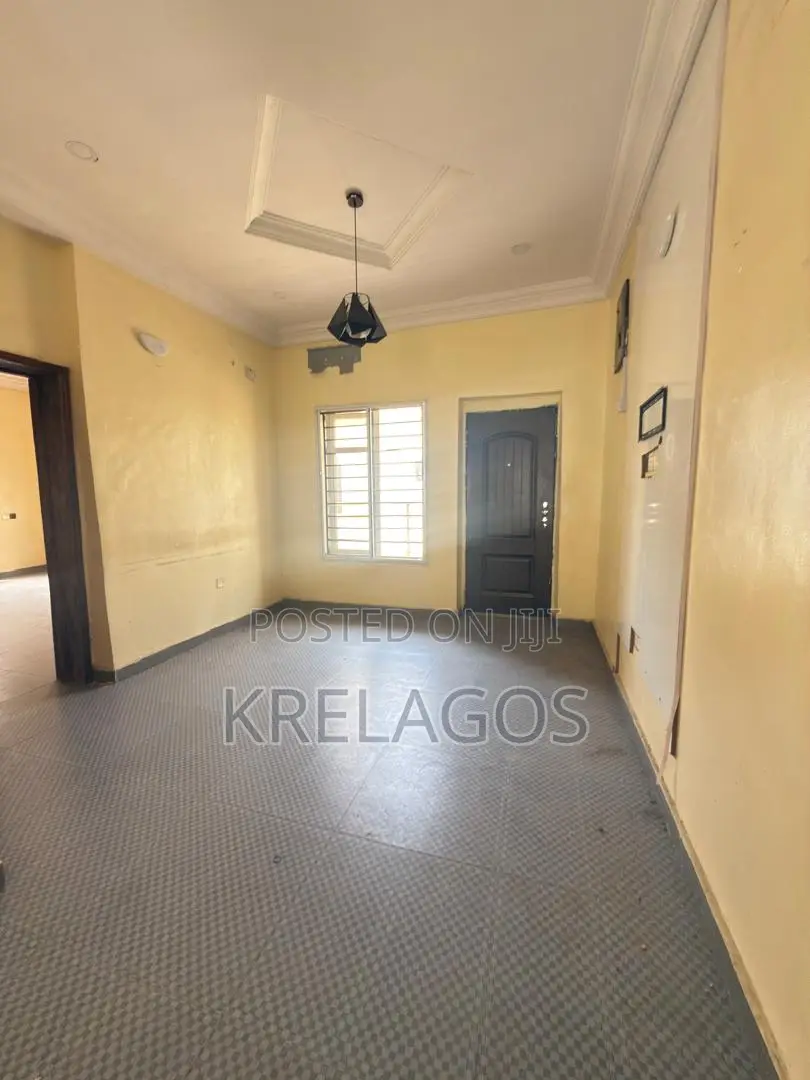 5bdrm Duplex in Ikota for rent