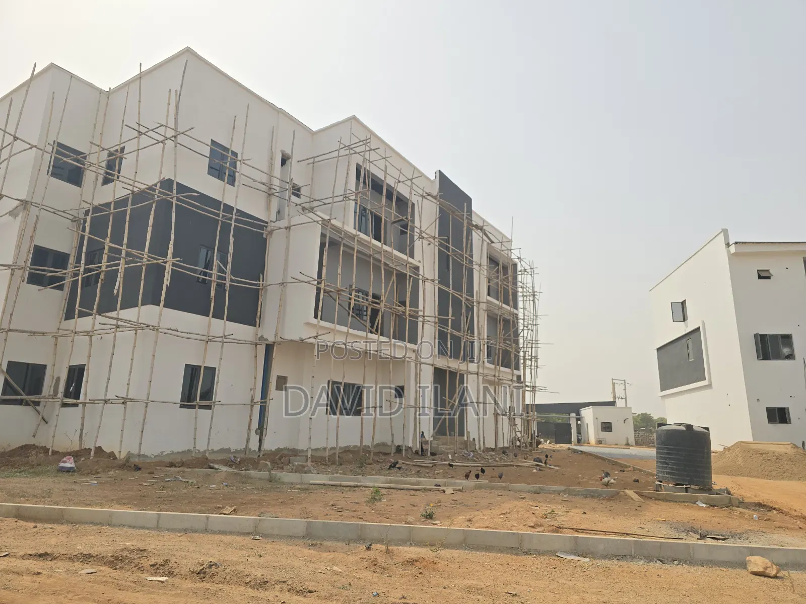 4bdrm Block of Flats in Fountain View for sale