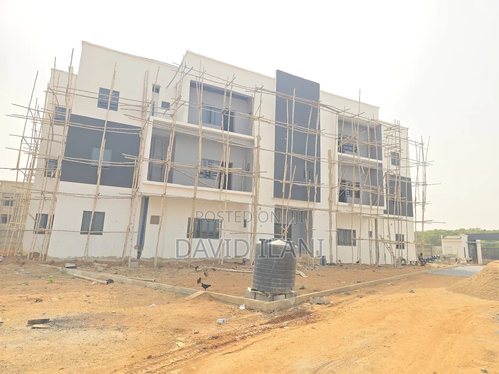 4bdrm Block of Flats in Fountain View for sale