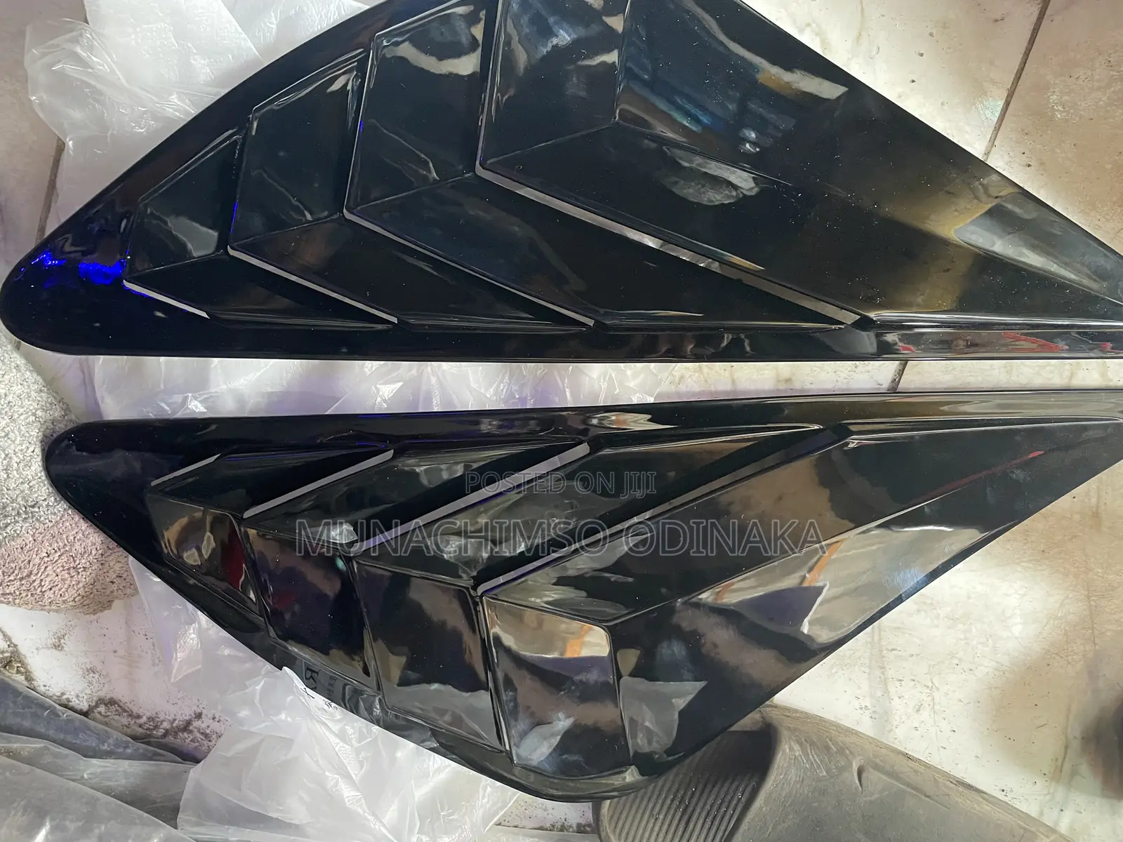 Back Glass Vent/ Back Window Airflow for Rx350