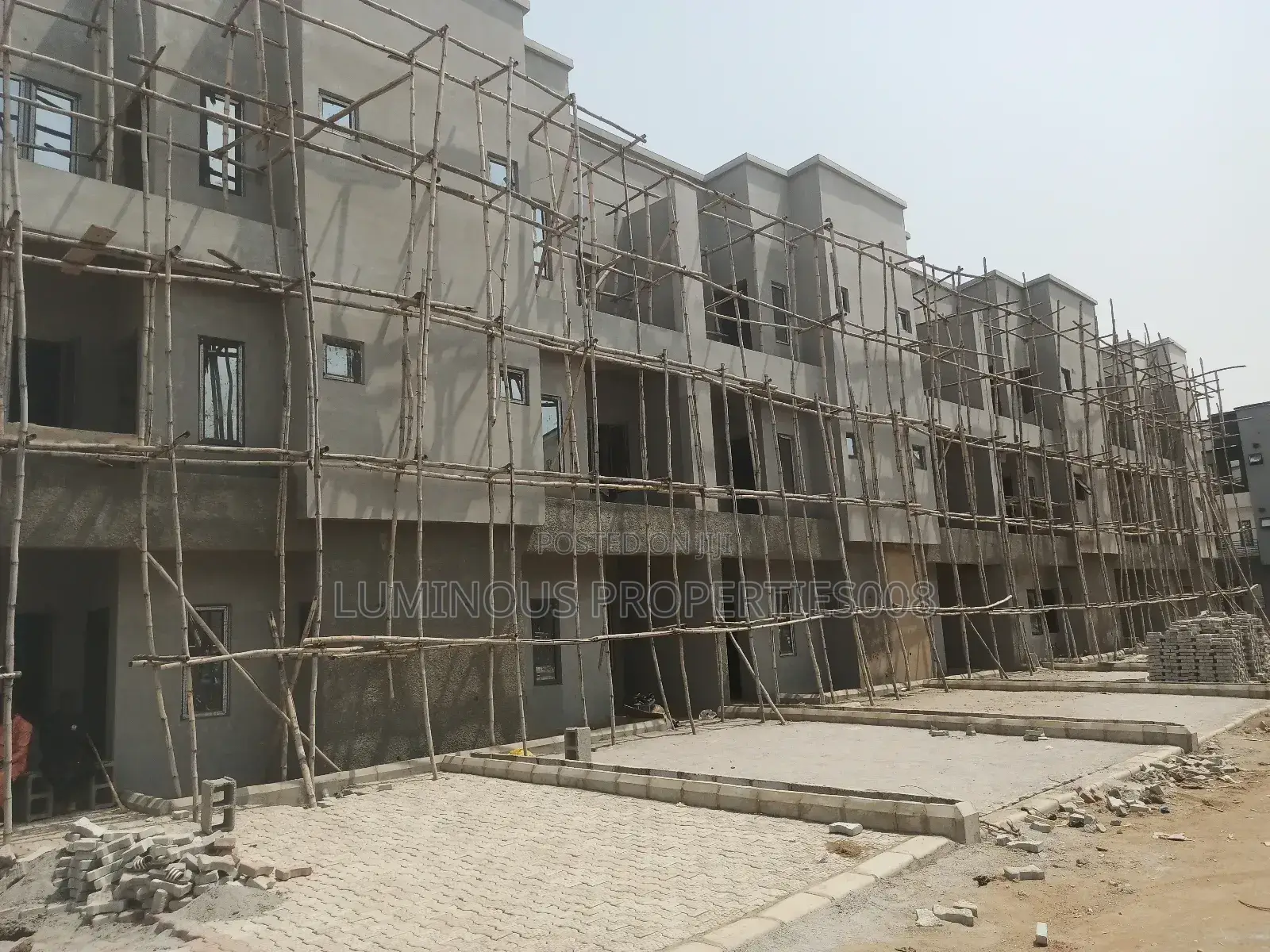 4bdrm Duplex in Tangerine Exquisite, Life Camp for sale