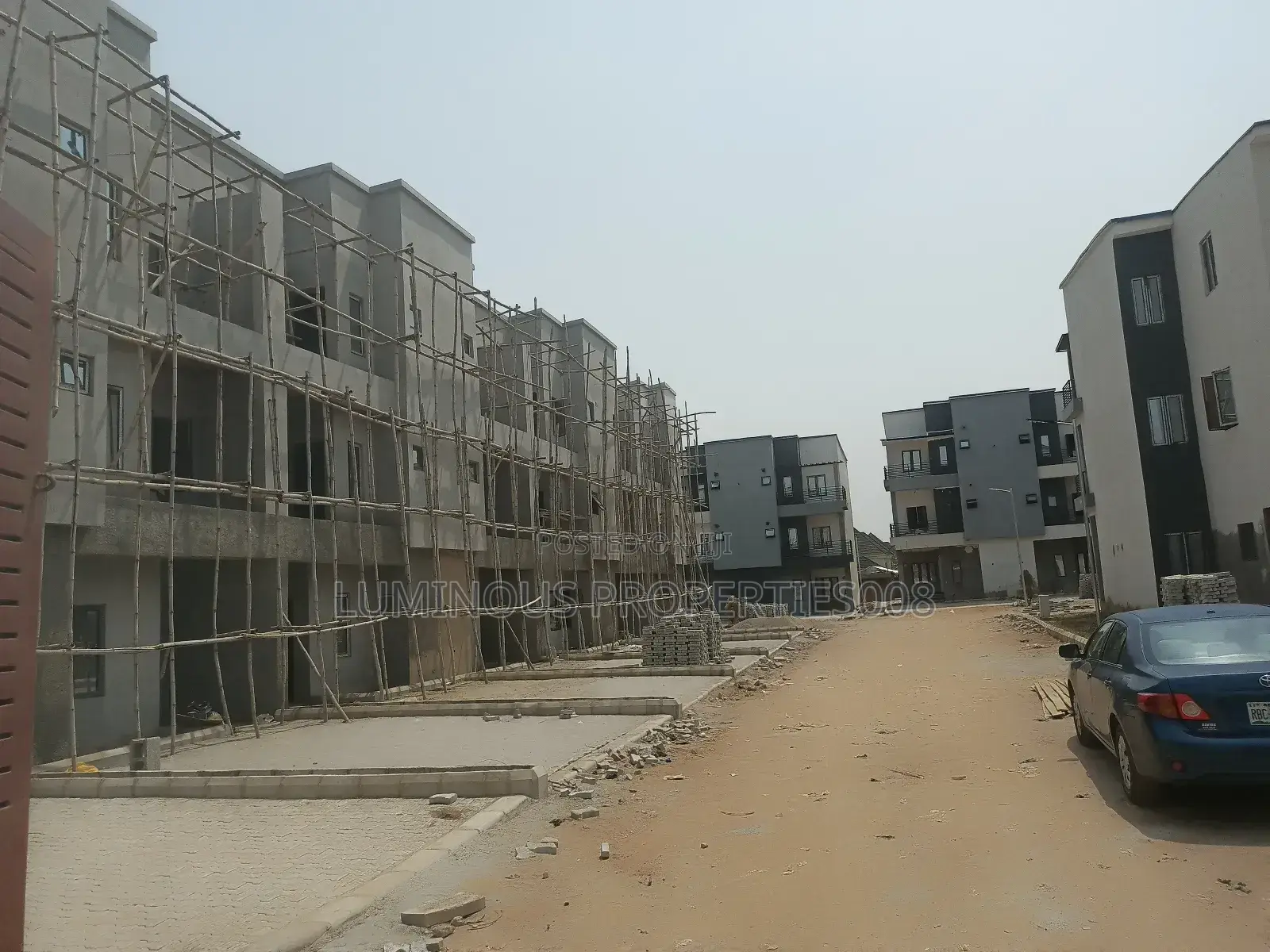 4bdrm Duplex in Tangerine Exquisite, Life Camp for sale