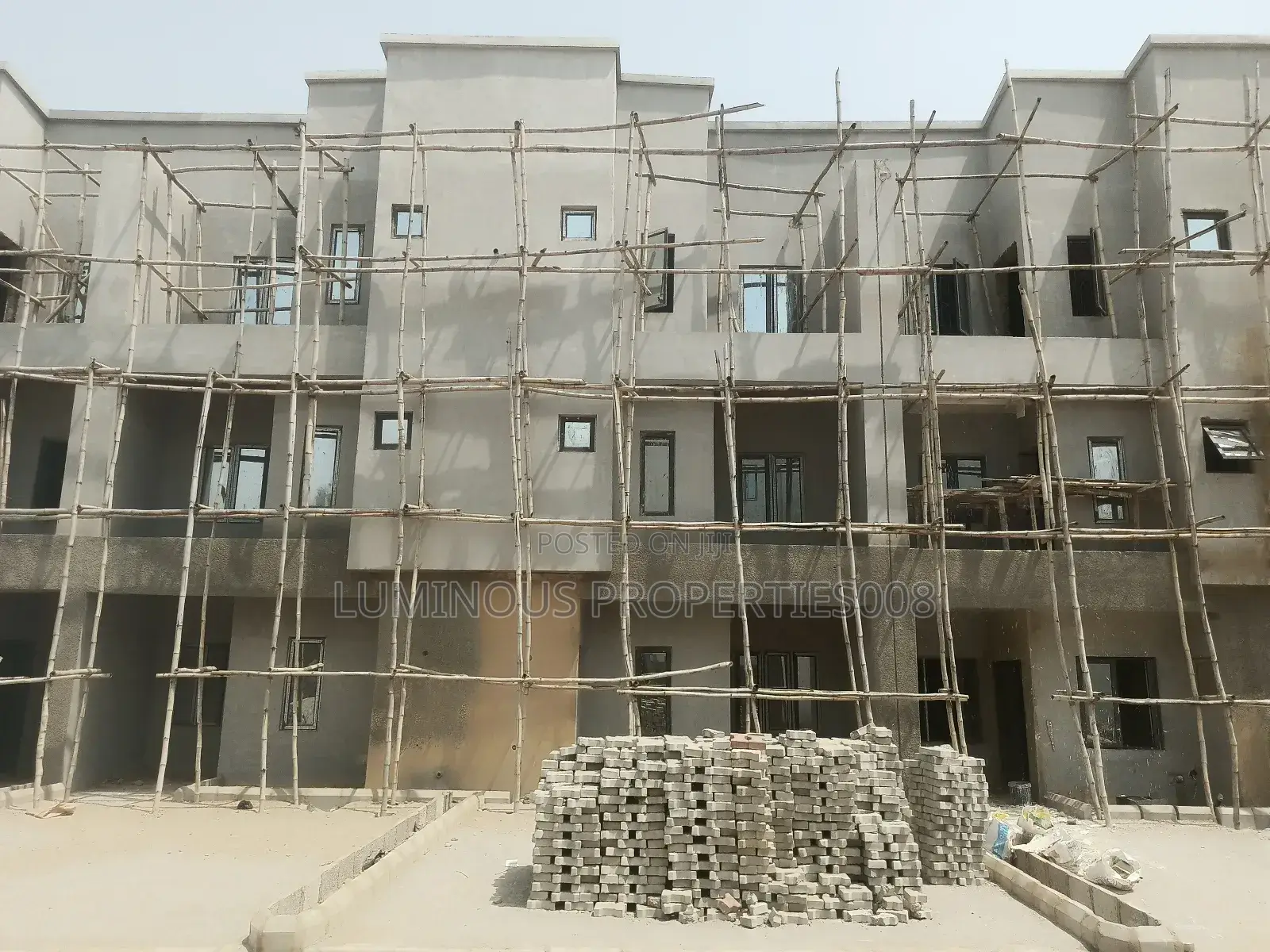 4bdrm Duplex in Tangerine Exquisite, Life Camp for sale