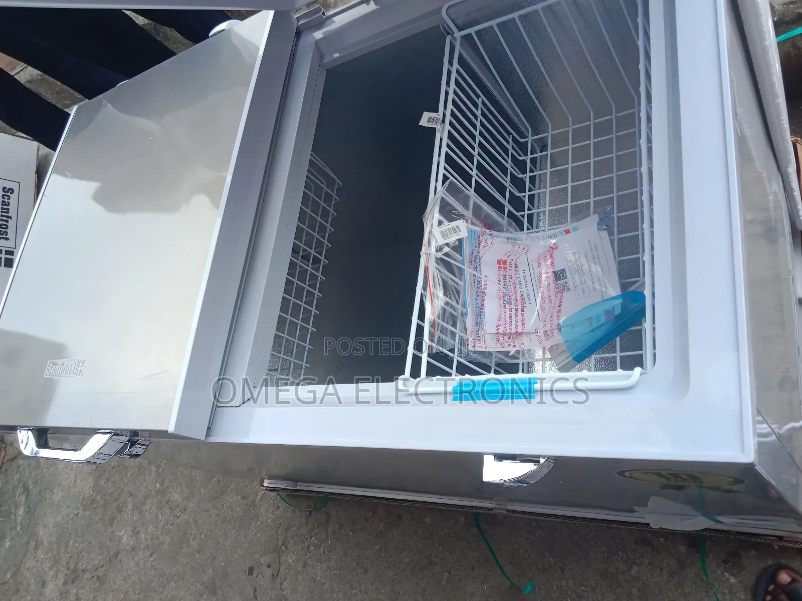 Scanfrost Chest Freezer Inverter 5ft