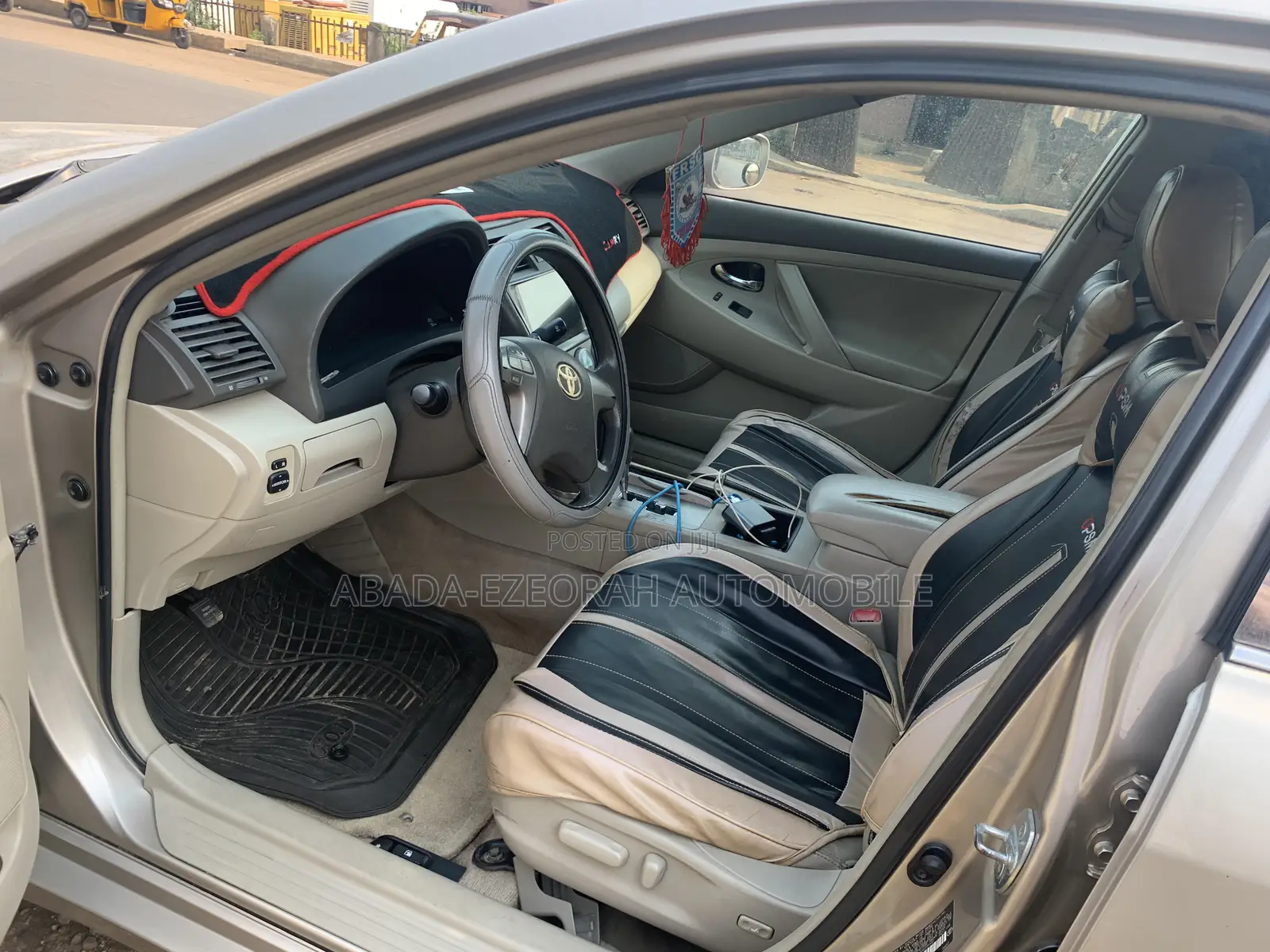 Toyota Camry LE 4dr Sedan (2.4L 4cyl 5A) 2009 Gold