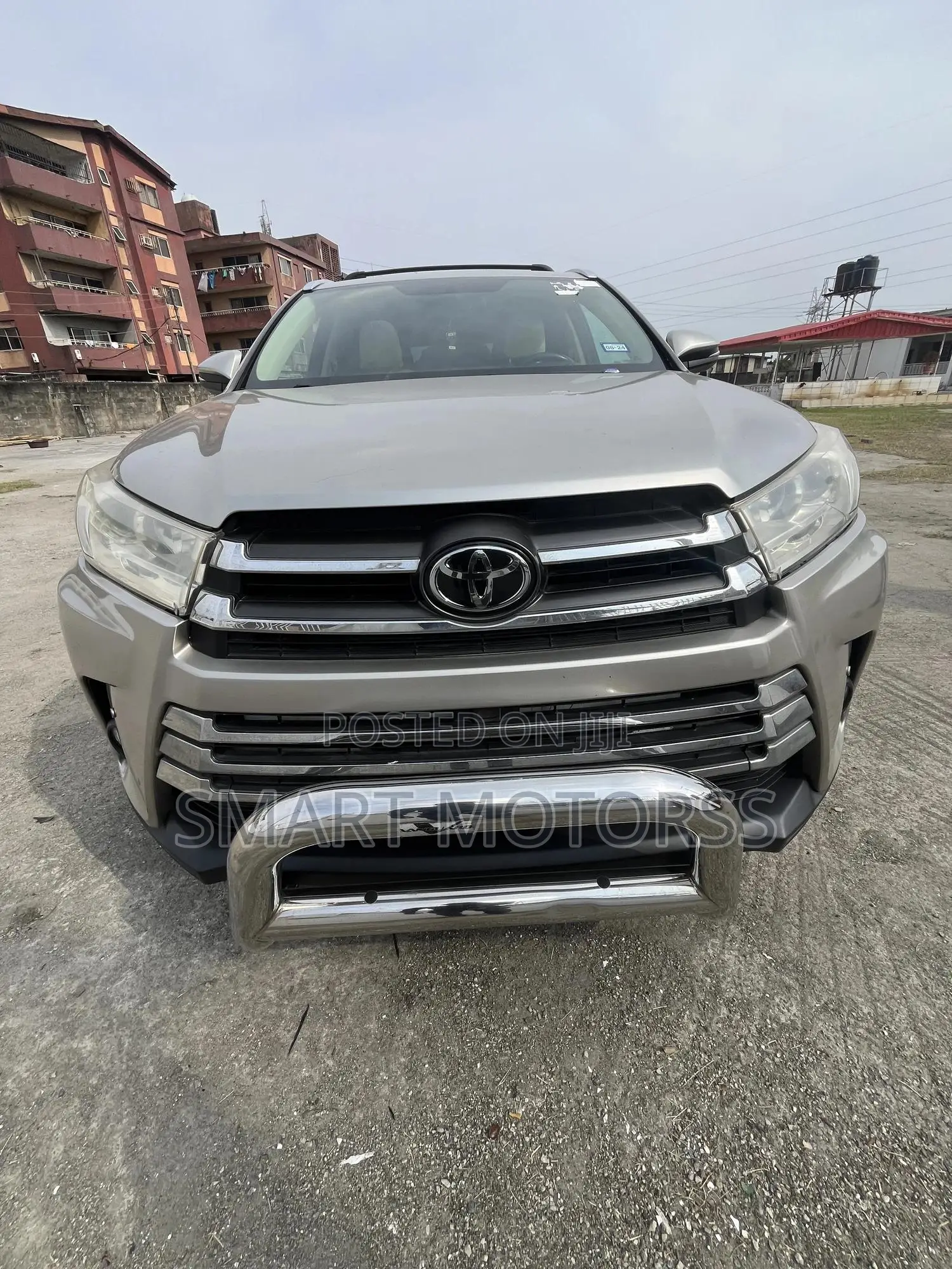 Toyota Highlander XLE 4dr SUV (3.5L 6cyl 6A) 2015 Gold