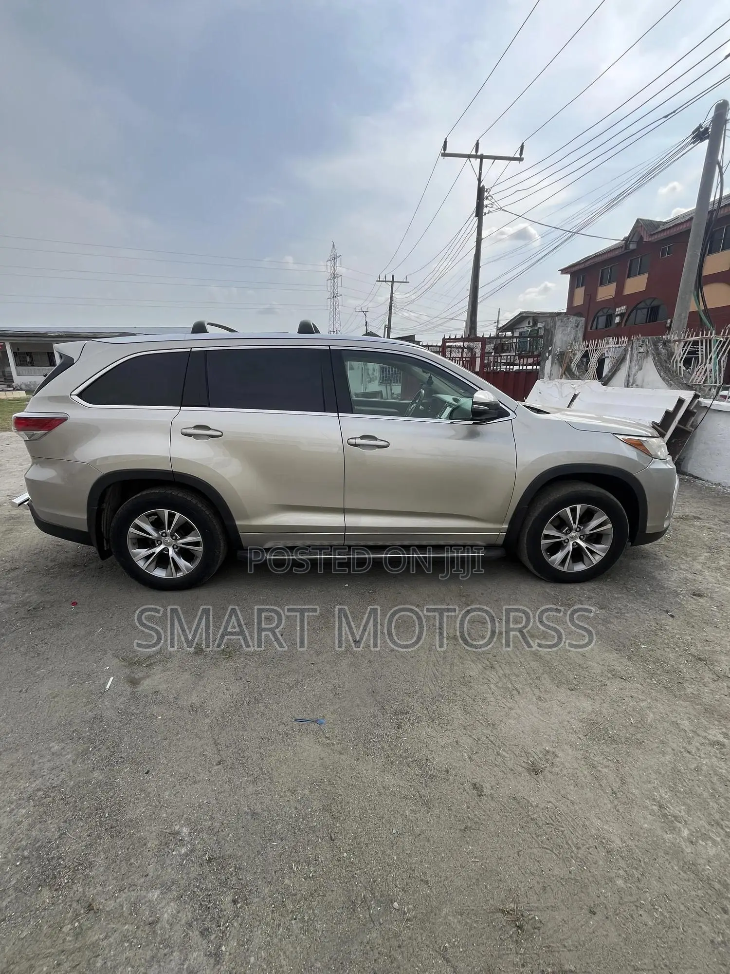 Toyota Highlander XLE 4dr SUV (3.5L 6cyl 6A) 2015 Gold