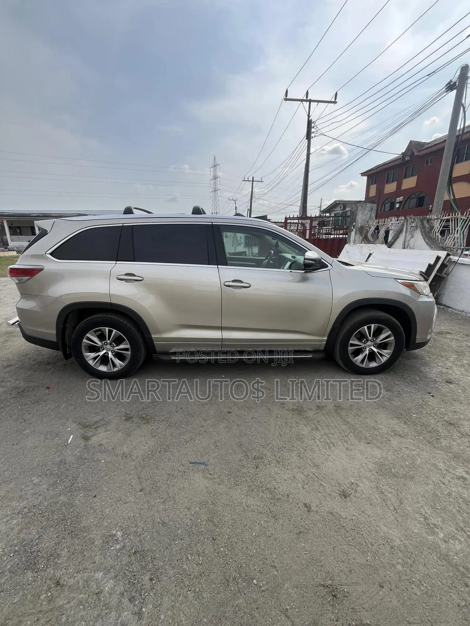 Toyota Highlander XLE 4dr SUV (3.5L 6cyl 6A) 2015 Gold