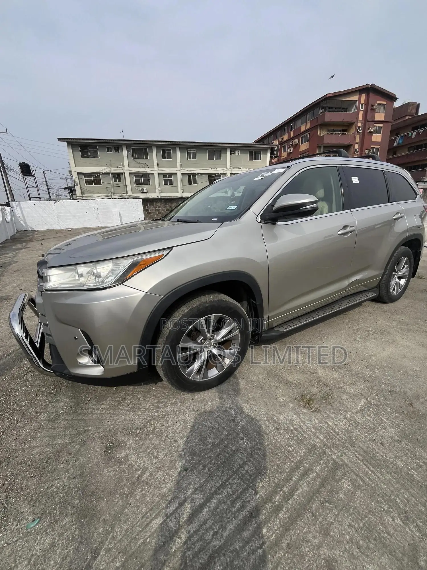 Toyota Highlander XLE 4dr SUV (3.5L 6cyl 6A) 2015 Gold