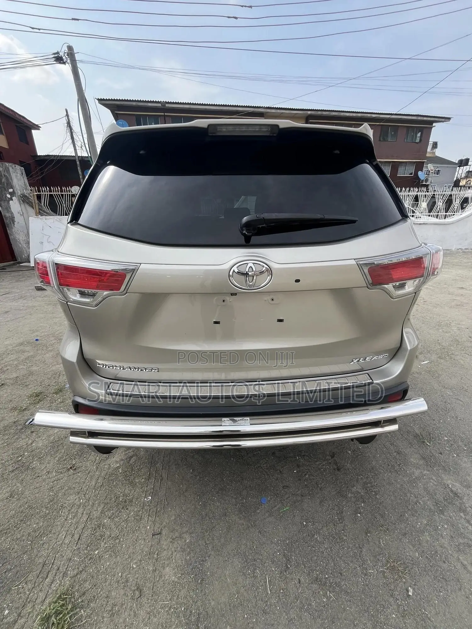 Toyota Highlander XLE 4dr SUV (3.5L 6cyl 6A) 2015 Gold