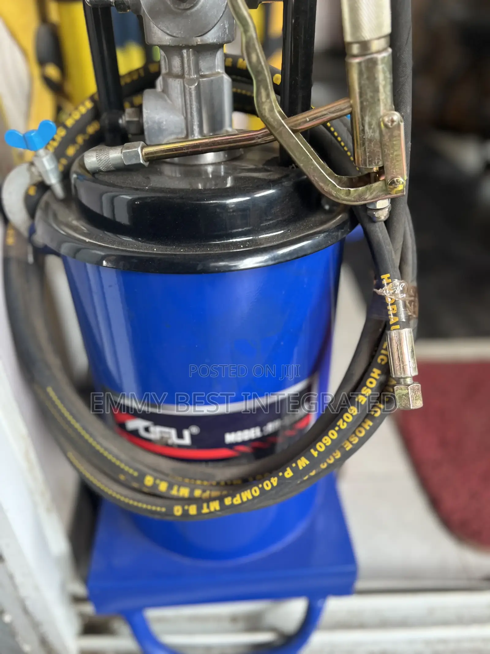 12-Liter Portable Pneumatic Grease Pump