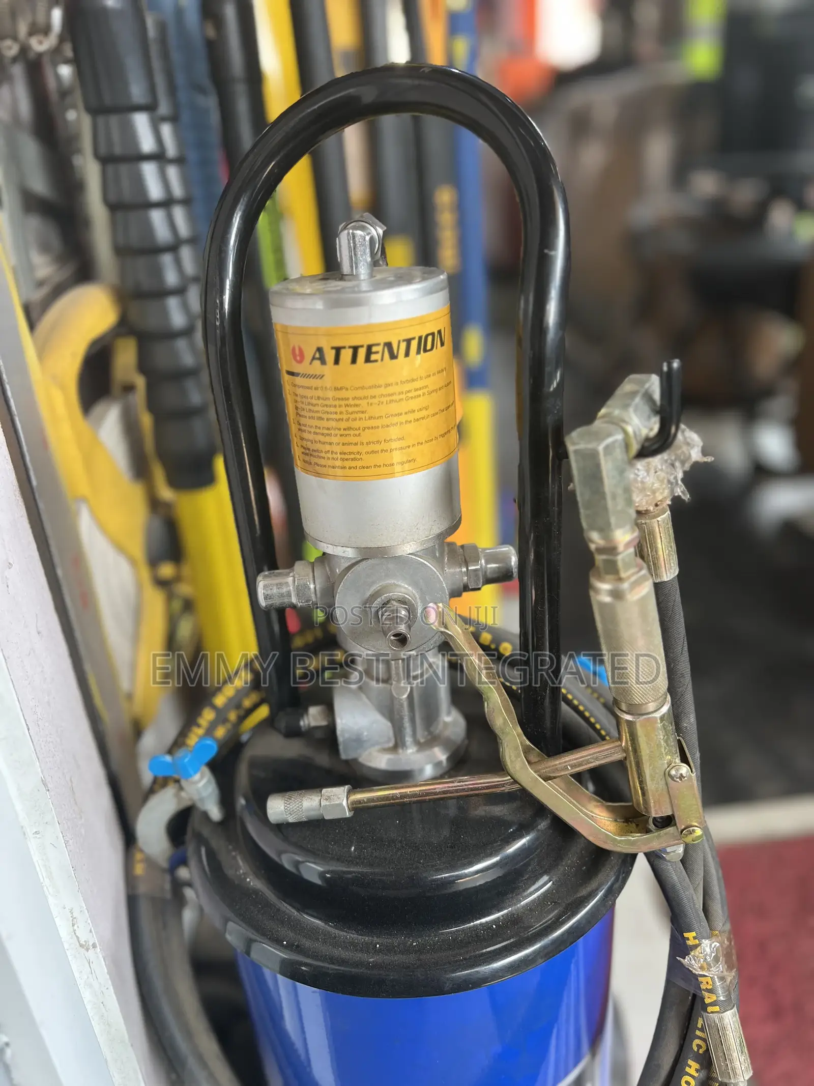 12-Liter Portable Pneumatic Grease Pump