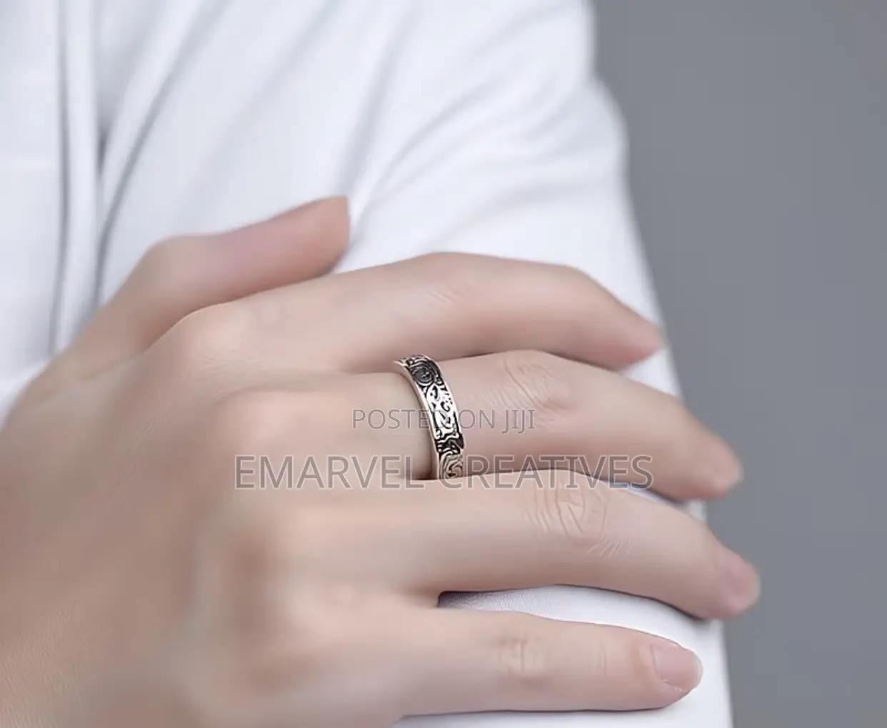 Vintage Rings for Both Men and Women in a Chinese Style
