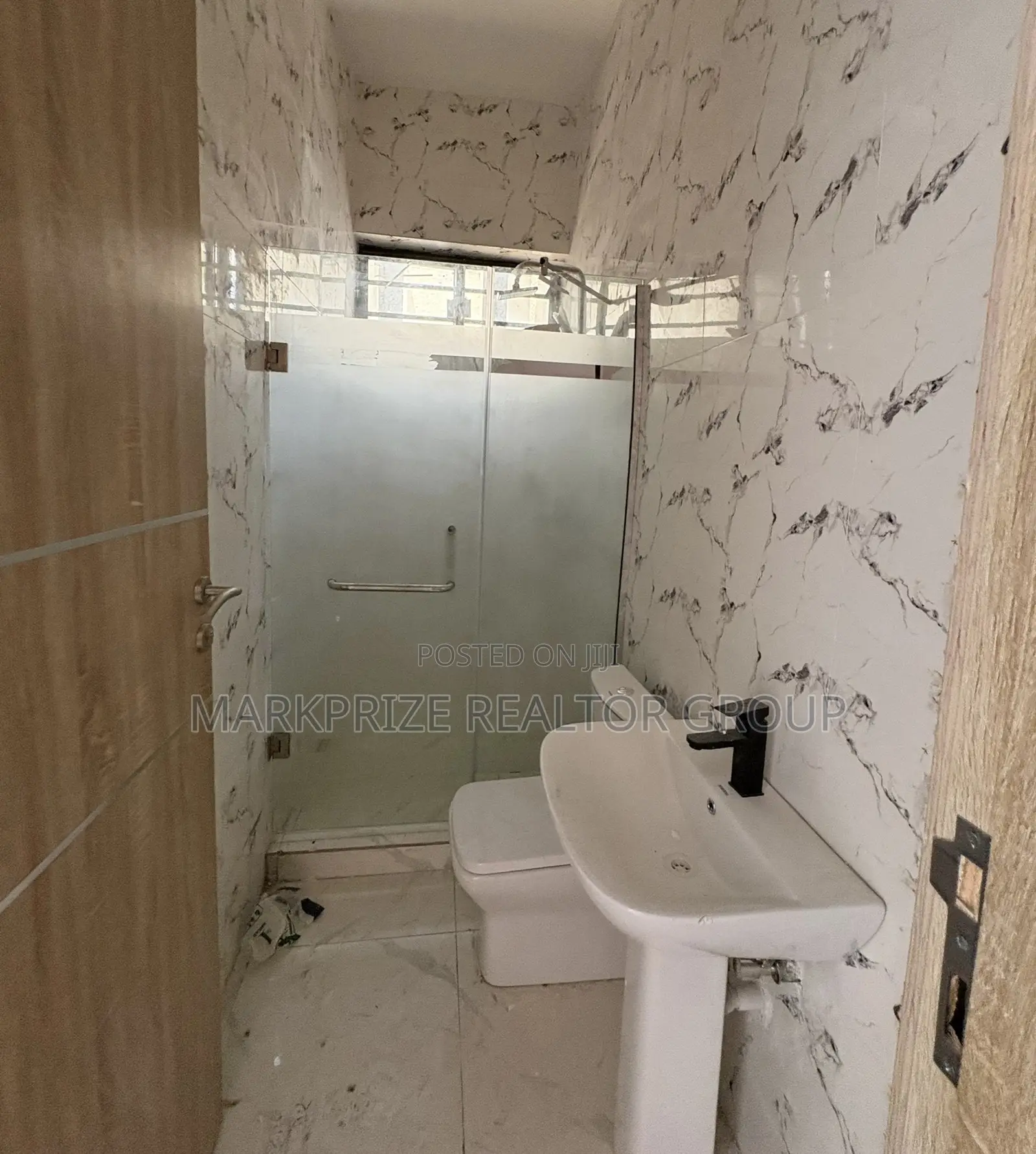 3bdrm Duplex in Ikota Lekki Lagos for sale