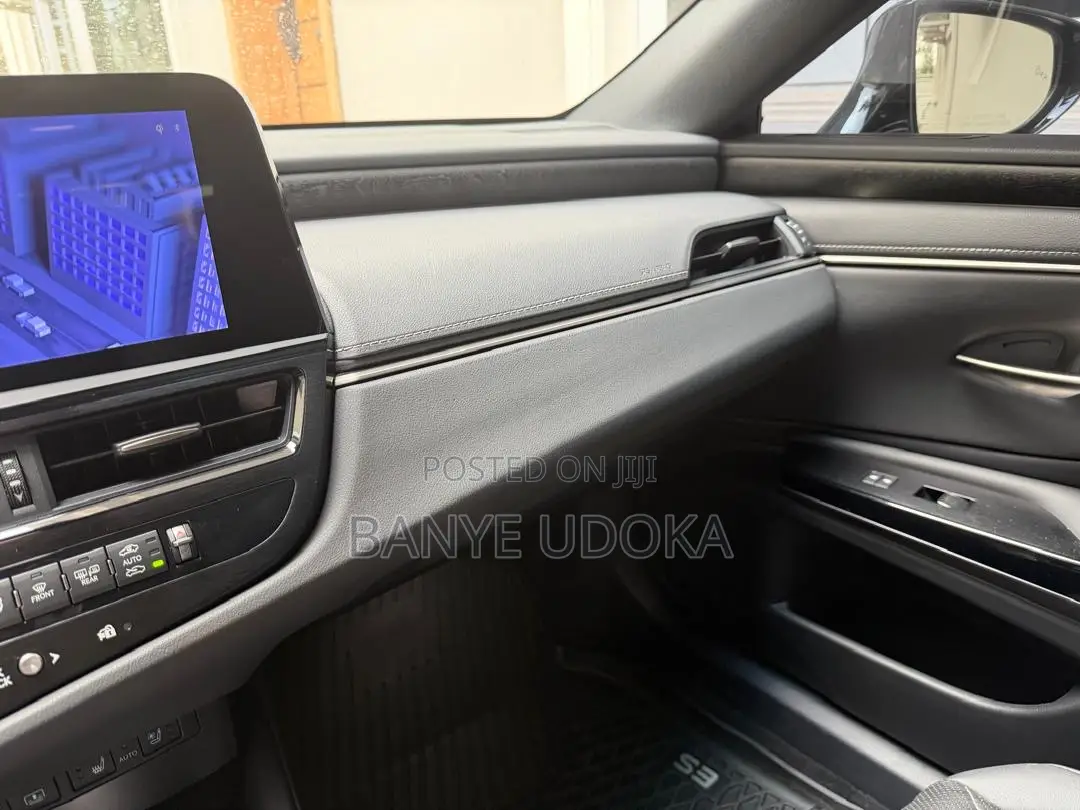 Lexus ES 300h F SPORT Handling FWD 2023 Silver