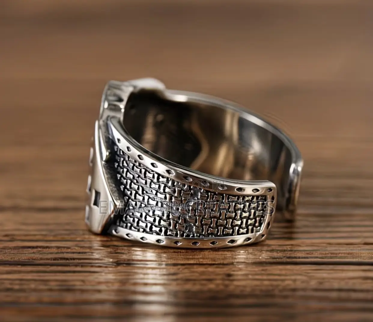 Adjustable Rings for Men and Women Featuring a Retro Hip-Hop Design
