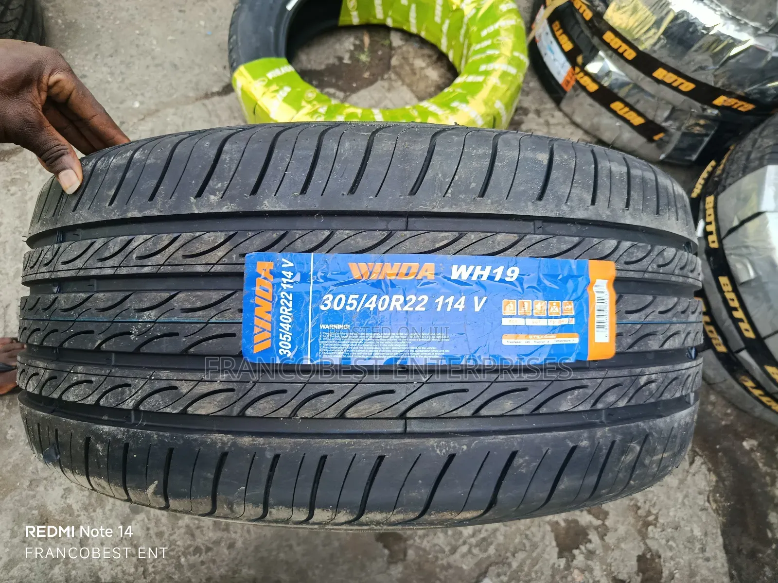 305/40r22 Winda Tire