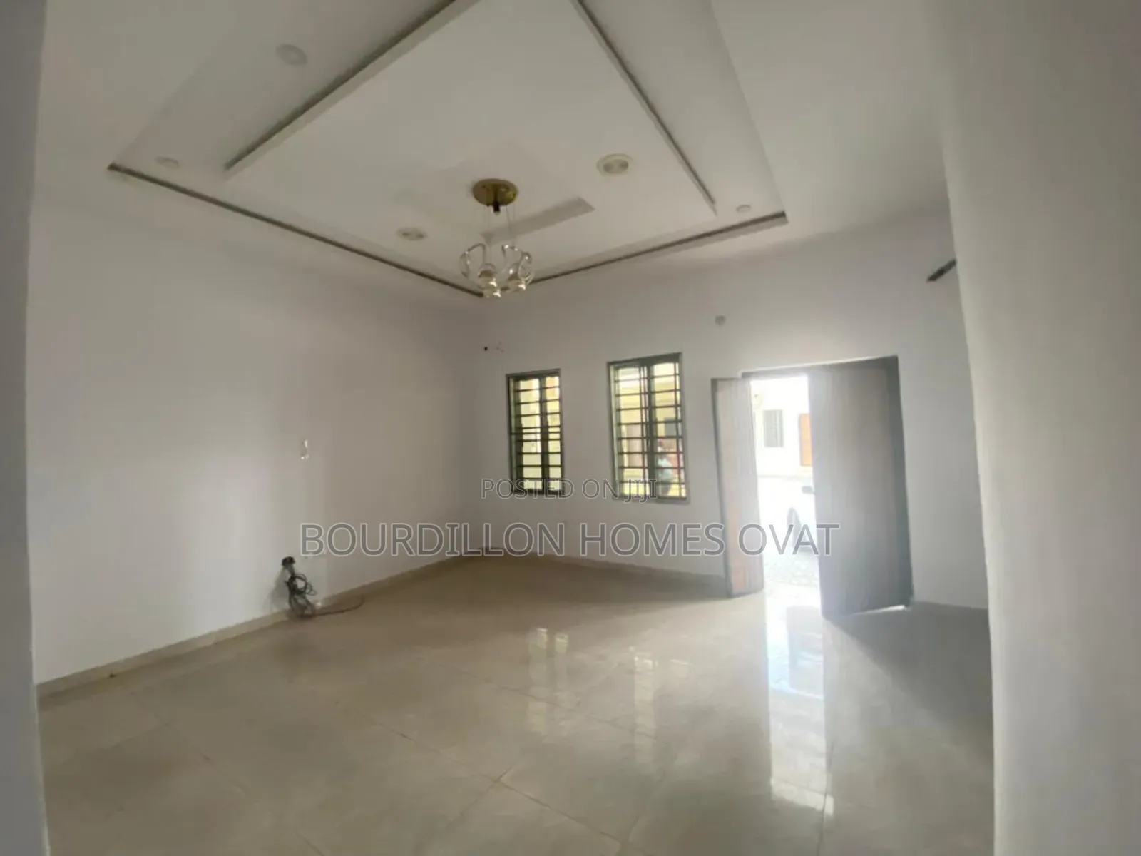 4bdrm Duplex in Harris Drive By Vgc for rent