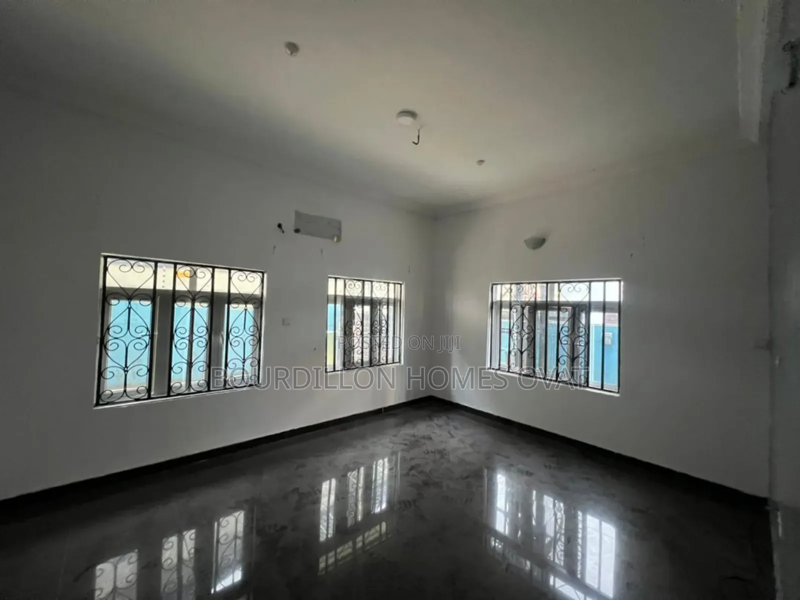 2bdrm Duplex in Lekki Phase 1 Lagos for rent