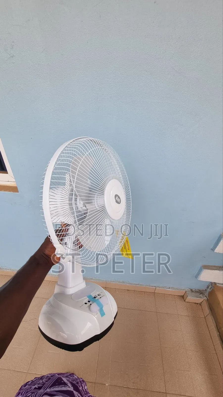 Itel 9v Solar Rechargeable Fan – Ac Solar Charging With Led Bulbs