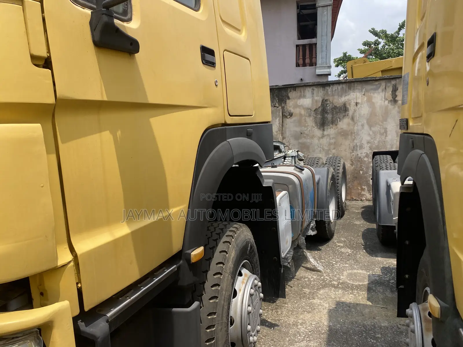 Howo 371 Tractor Head Yellow