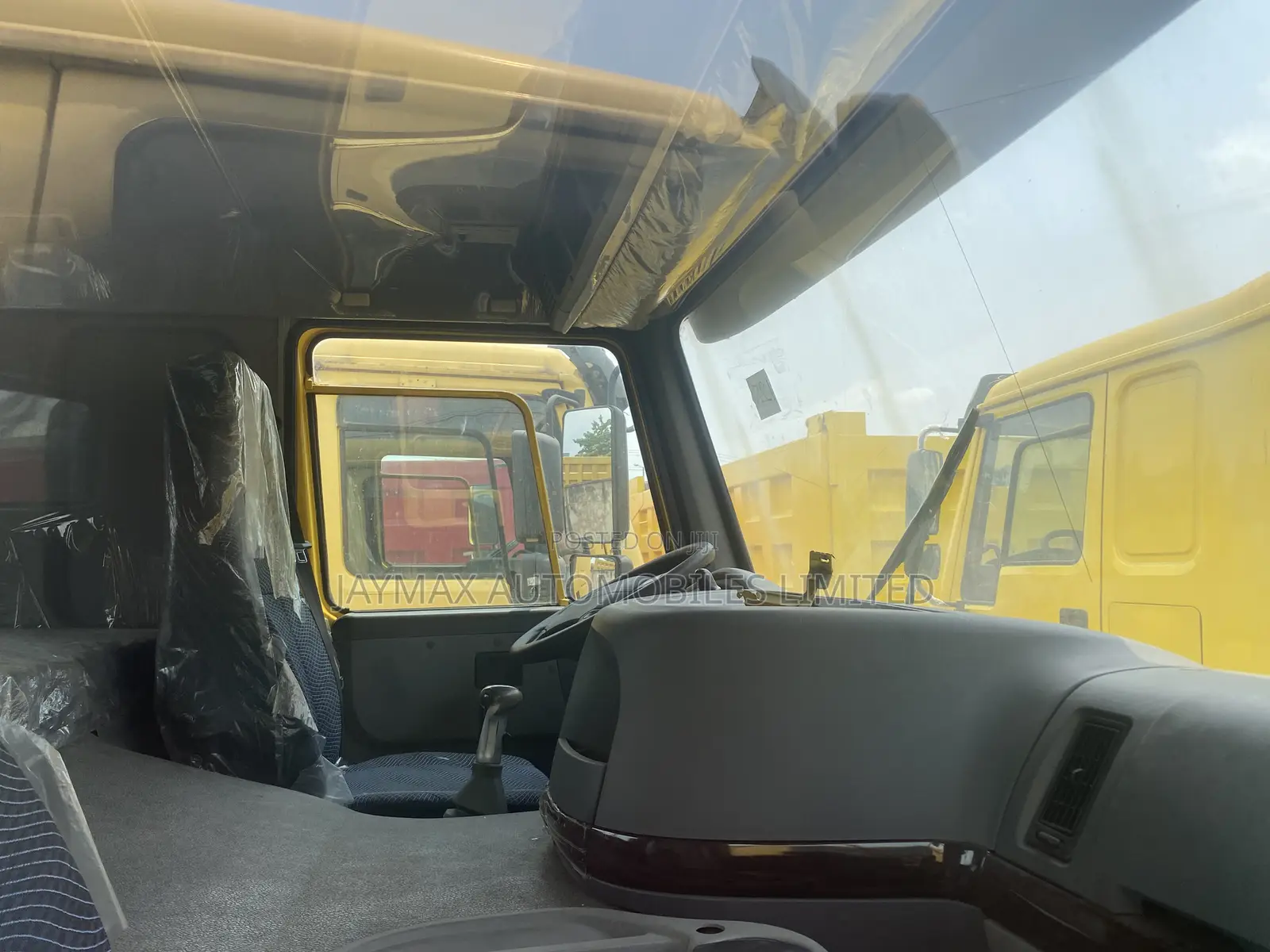 Howo 371 Tractor Head Yellow