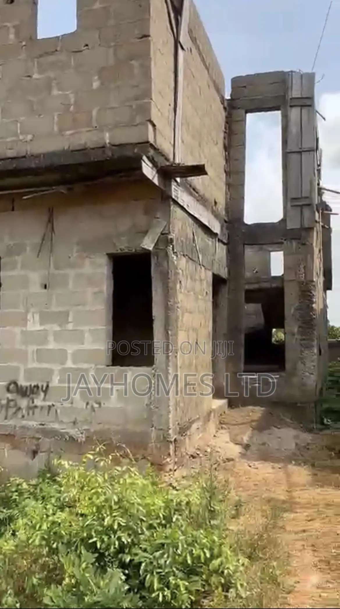4bdrm Duplex in Off Mama’S Mart, Oshimili South for sale