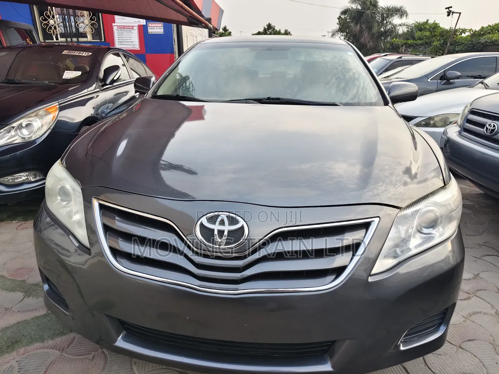 Toyota Camry LE 4dr Sedan (2.5L 4cyl 6A) 2011 Gray