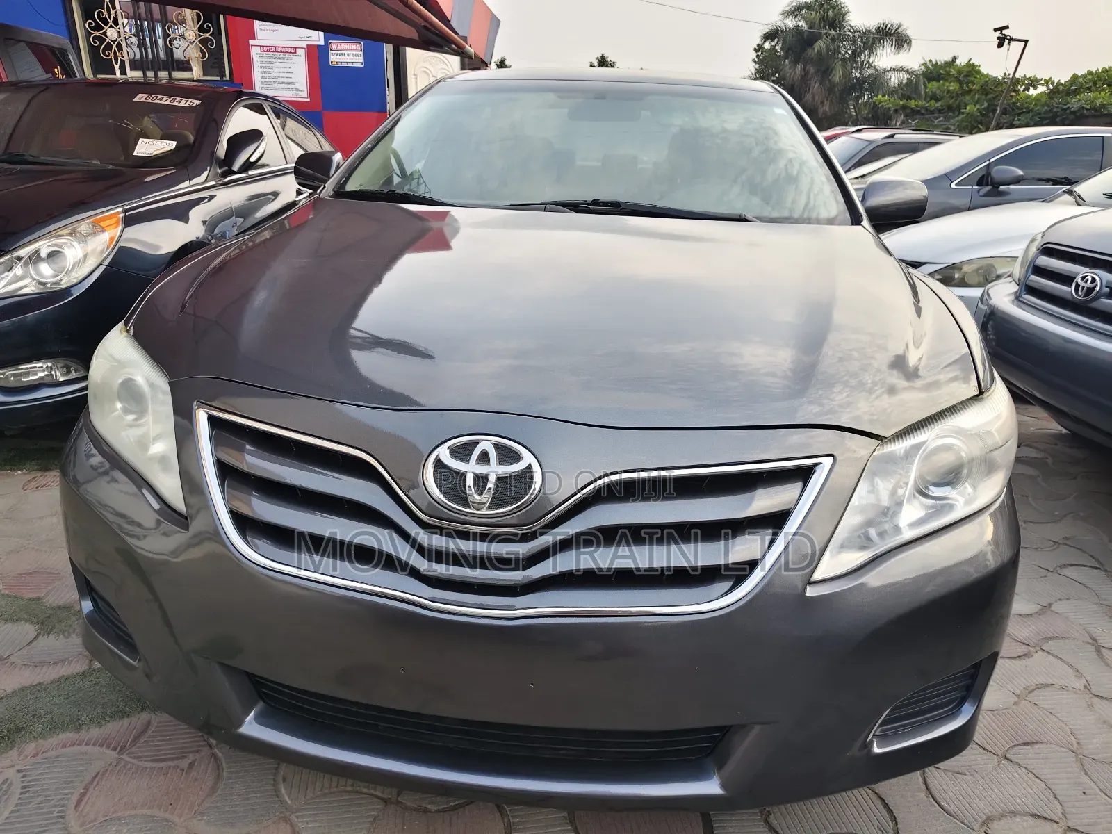 Toyota Camry LE 4dr Sedan (2.5L 4cyl 6A) 2011 Gray