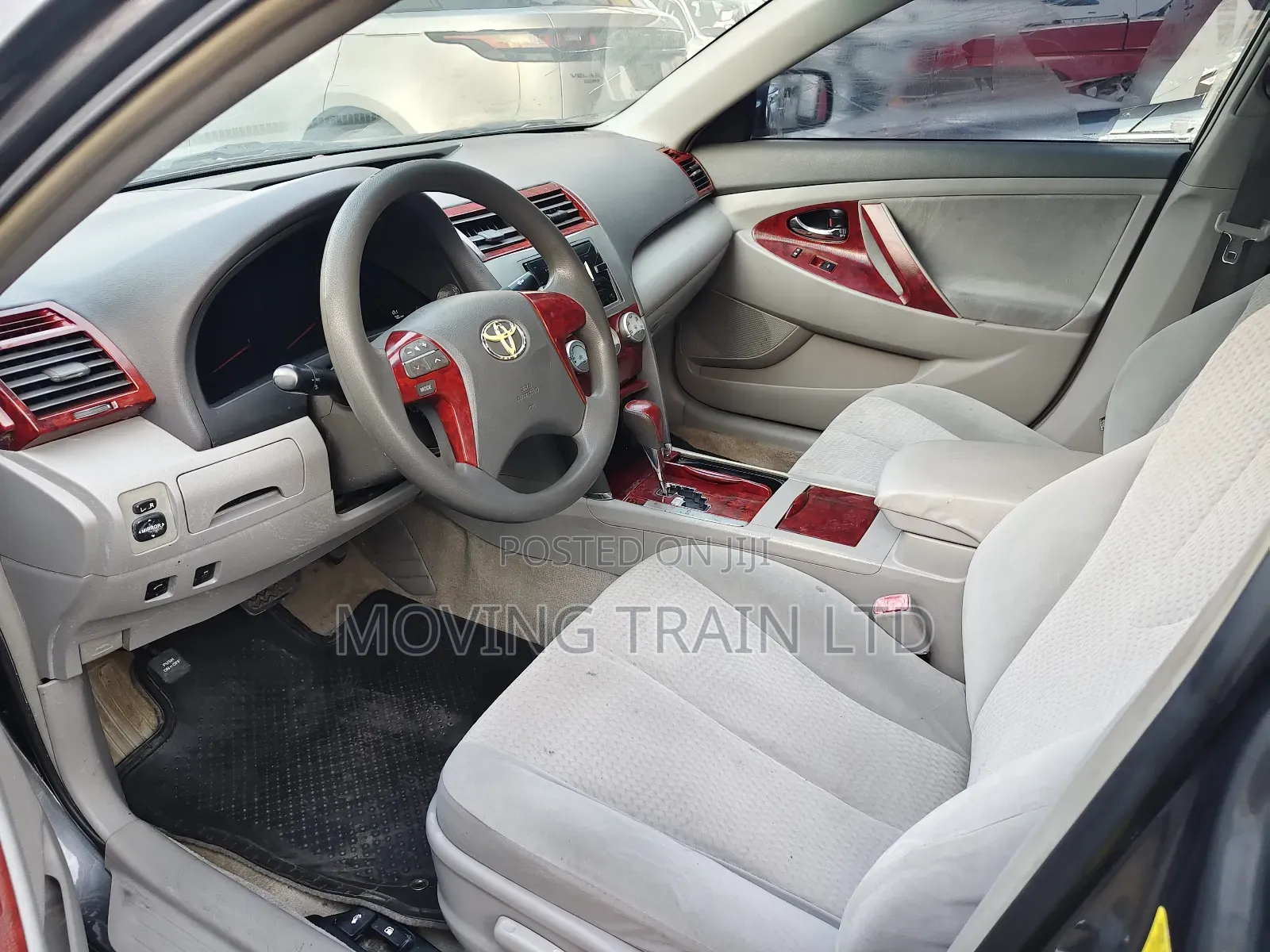Toyota Camry LE 4dr Sedan (2.5L 4cyl 6A) 2011 Gray