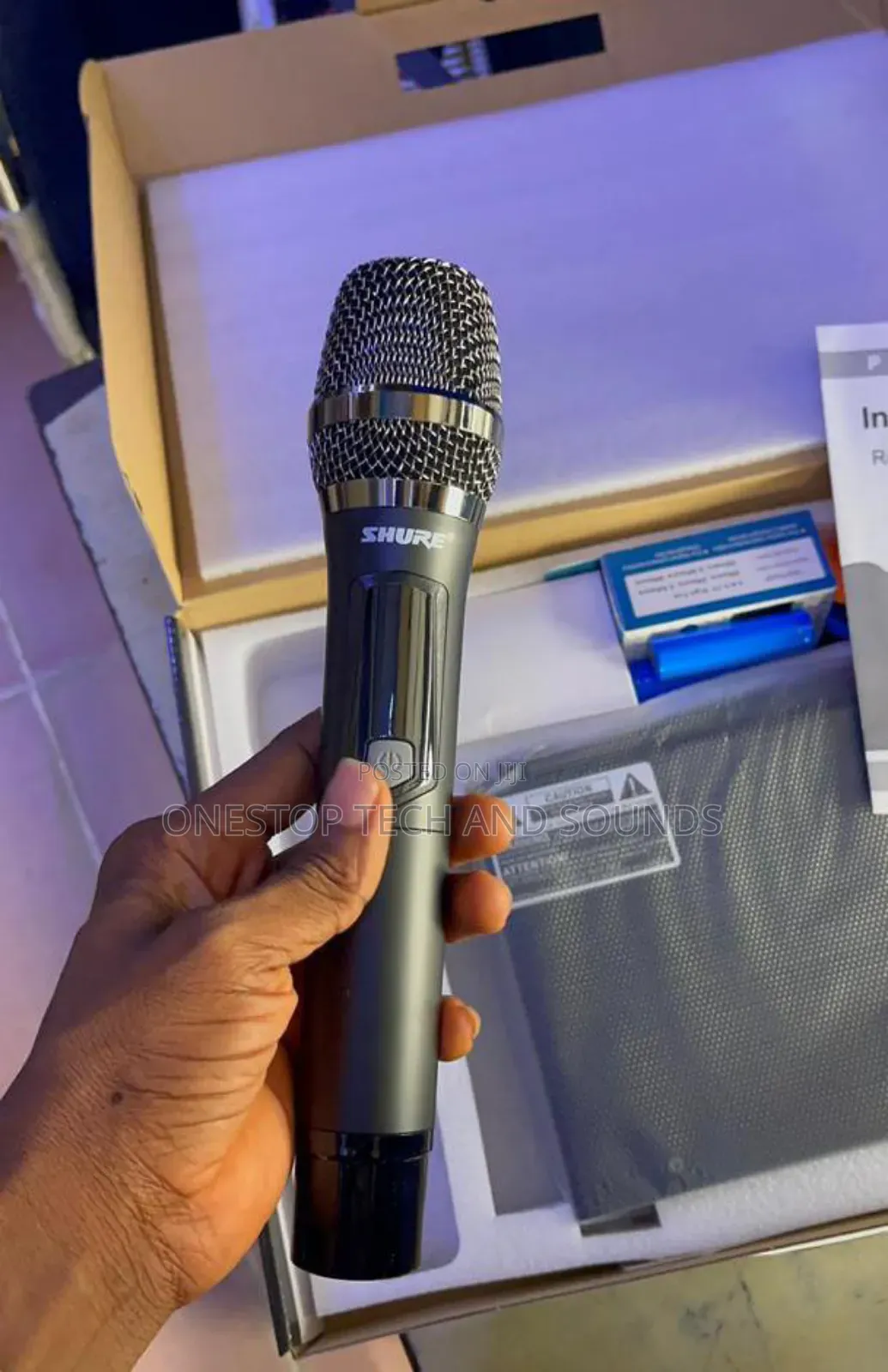 Shure Ut884 Wireless Microphone System - Professional Audio