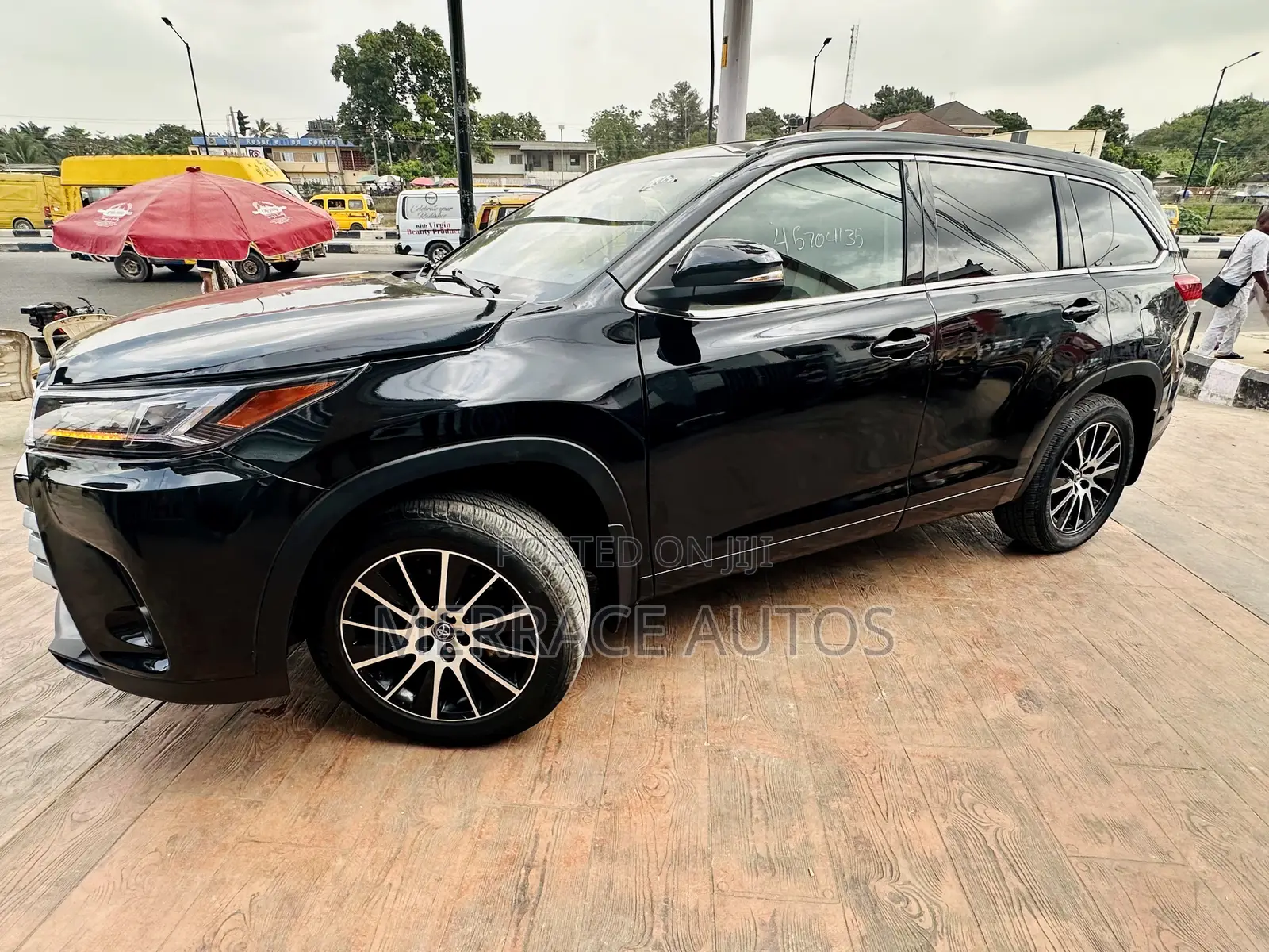 Toyota Highlander SE 4x4 V6 (3.5L 6cyl 8A) 2017 Black