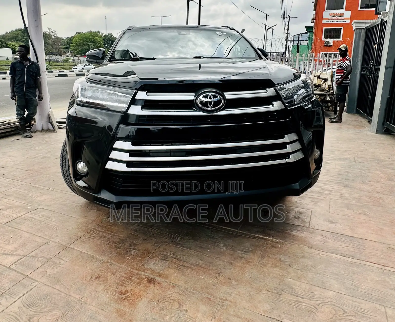 Toyota Highlander SE 4x4 V6 (3.5L 6cyl 8A) 2017 Black